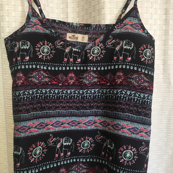 ☀️Bundle of 2 Hollister cami tops! - Picture 2 of 7